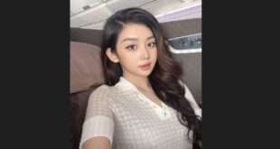 Đồng Mỹ Linh Hot Girl với chiếc lưỡi ướt át